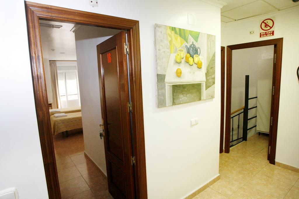 Hostal San Fernando Alicante Exterior photo