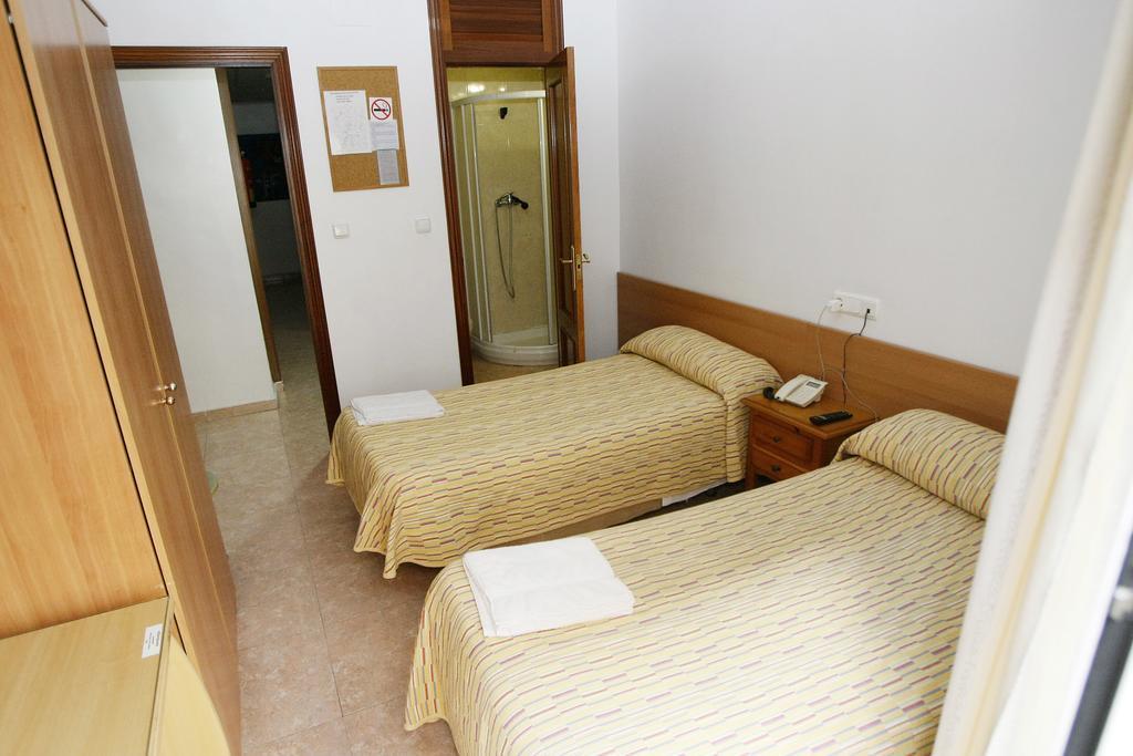 Hostal San Fernando Alicante Exterior photo