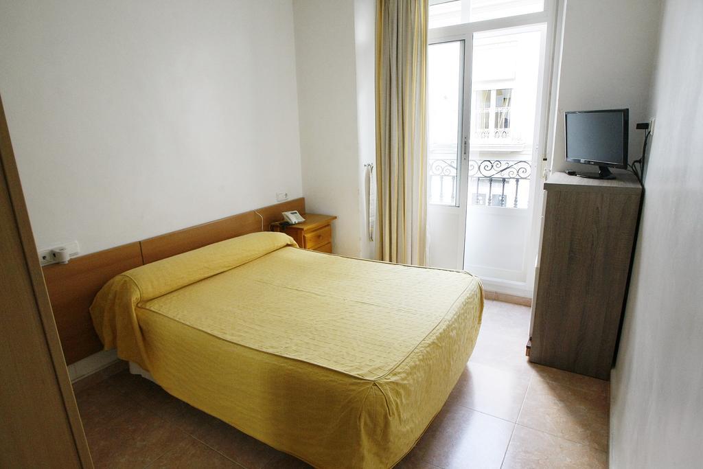 Hostal San Fernando Alicante Exterior photo